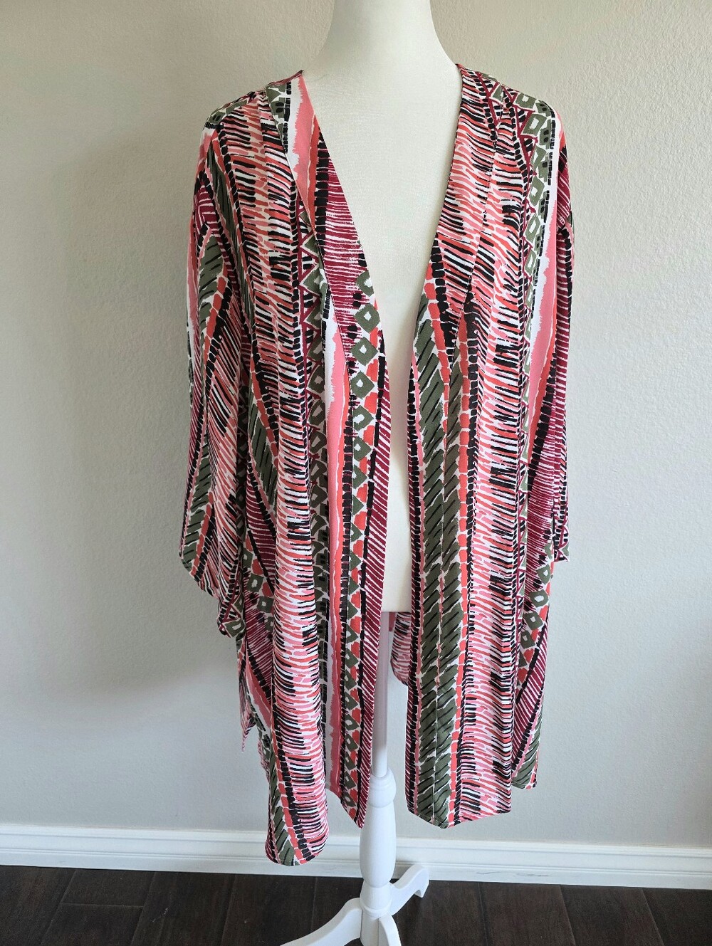NEW Catherines 3X Kimono Cover-Up Open Front Lightweight Artsy Geometric Chiffon
